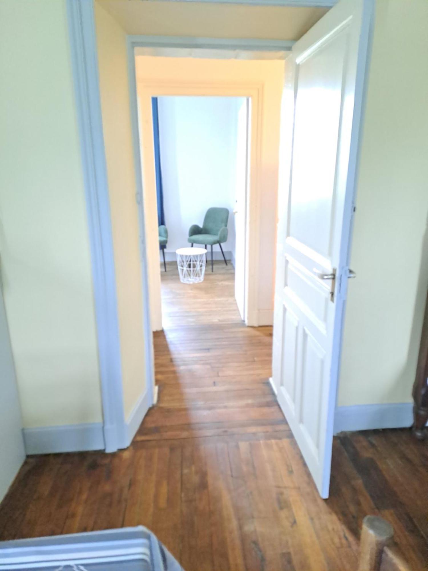 Les Chambres Du Cheval Blanc Allassac Экстерьер фото