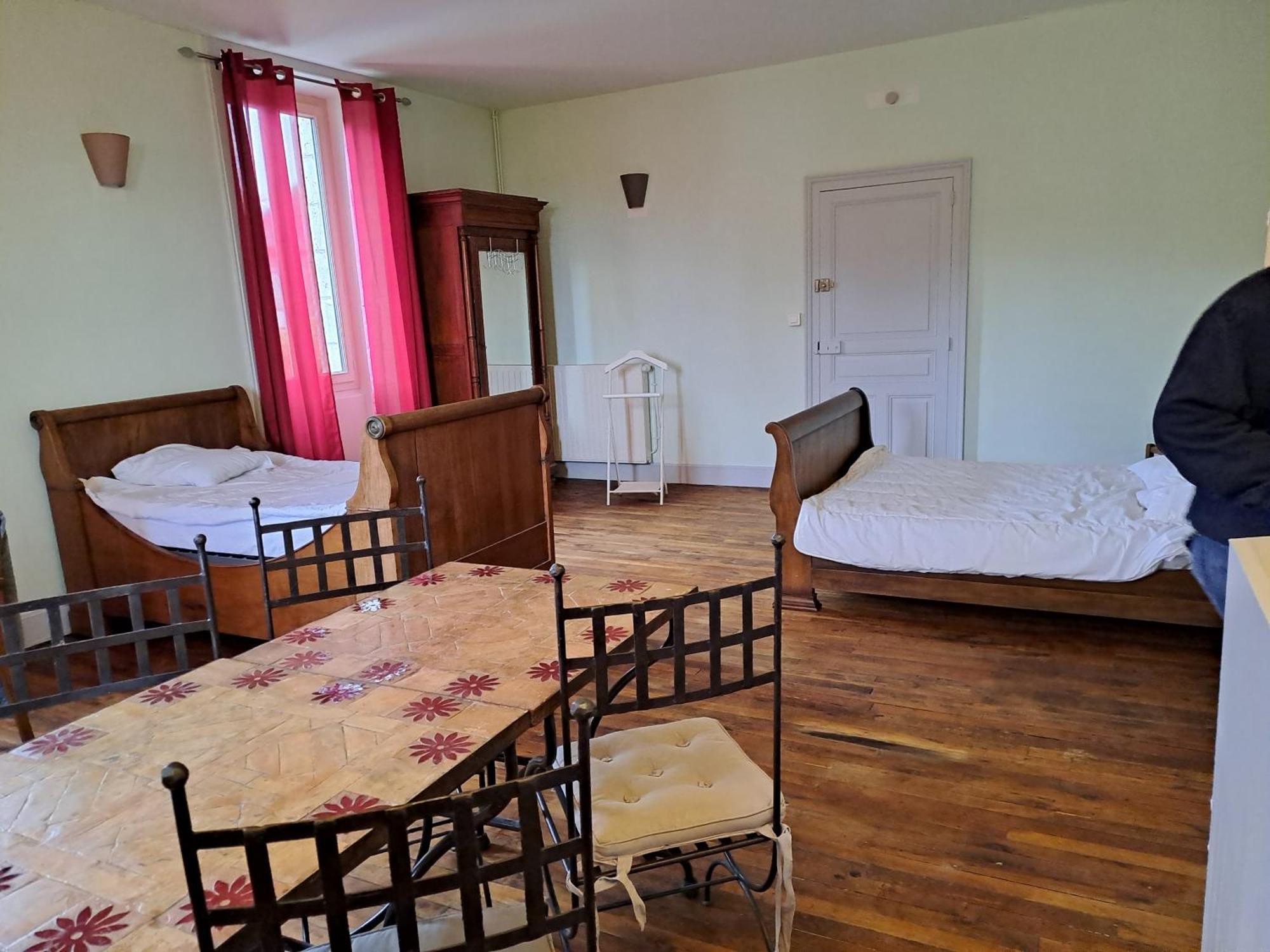 Les Chambres Du Cheval Blanc Allassac Экстерьер фото